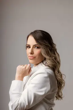 Dra. Giullia Guedes